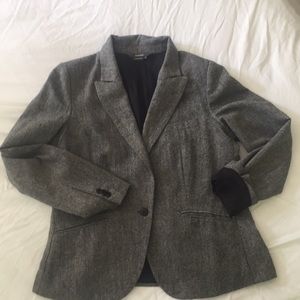 Classic black/white blazer